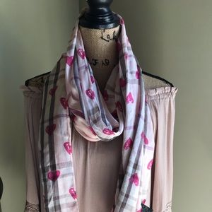 Plaid scarf with hearts 💕